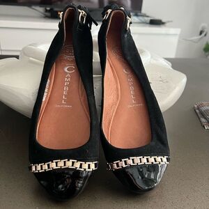 Jeffrey Campbell Ibiza Gabi black flats Gold chain detail back tassels Sz. 7.5